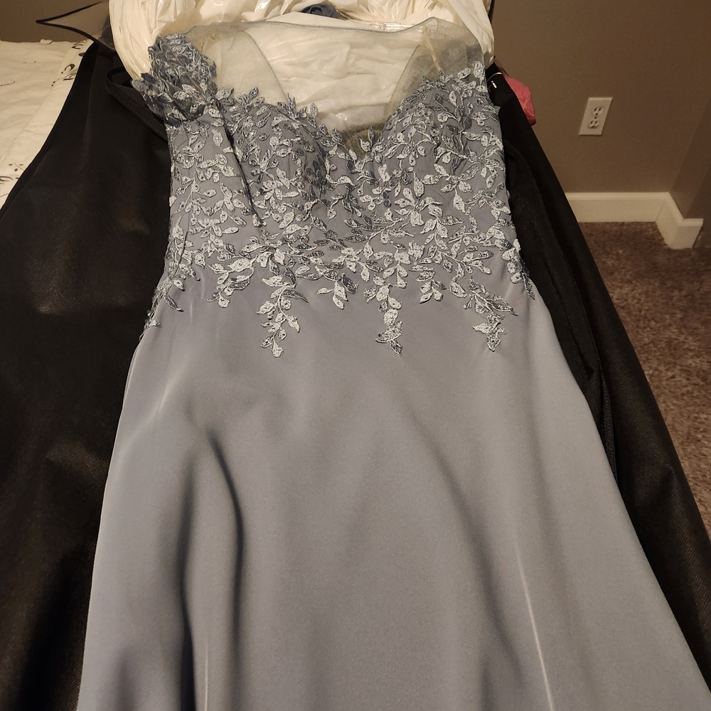 Elegant Lace Evening Gown